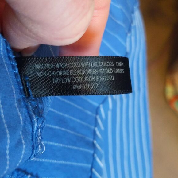 The Limited blue pinstripe blouse, white collar & wrists, pockets, buttons, L - Picture 6 of 7